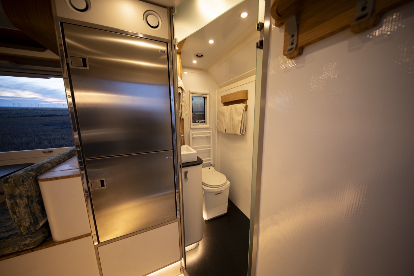 Stainless refrigerator and wet bath